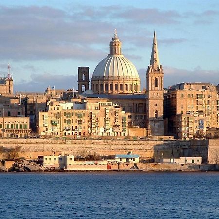 Luxury Apt W/ Side Seaviews And Pool, Top Location Sliema Exteriör bild