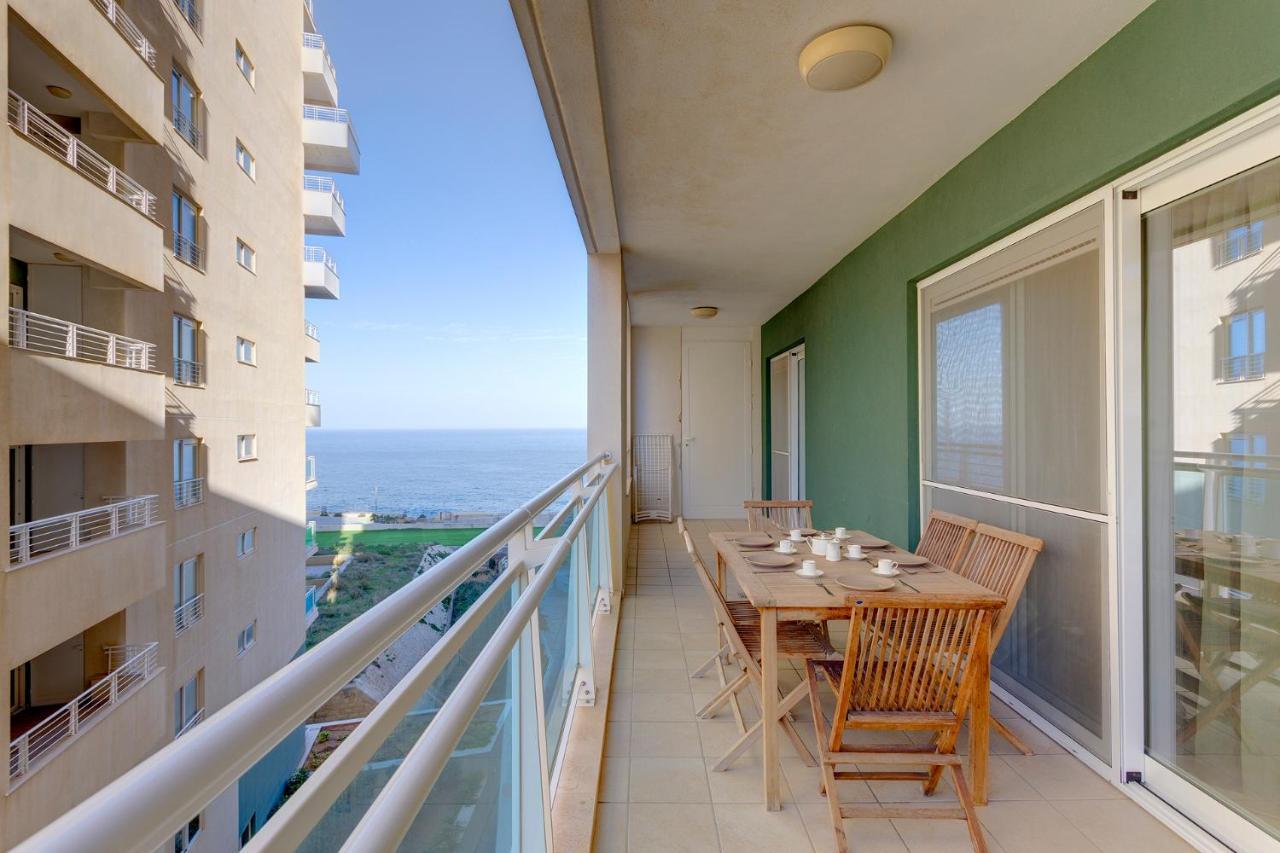 Luxury Apt W/ Side Seaviews And Pool, Top Location Sliema Exteriör bild