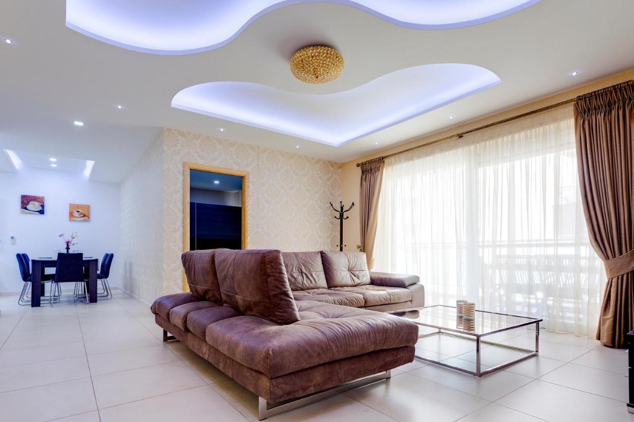 Luxury Apt W/ Side Seaviews And Pool, Top Location Sliema Exteriör bild